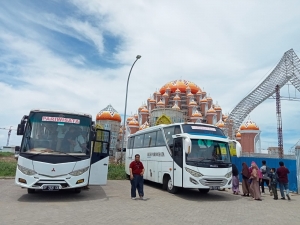 Armada Bus Pariwisata Els Queen Wisata